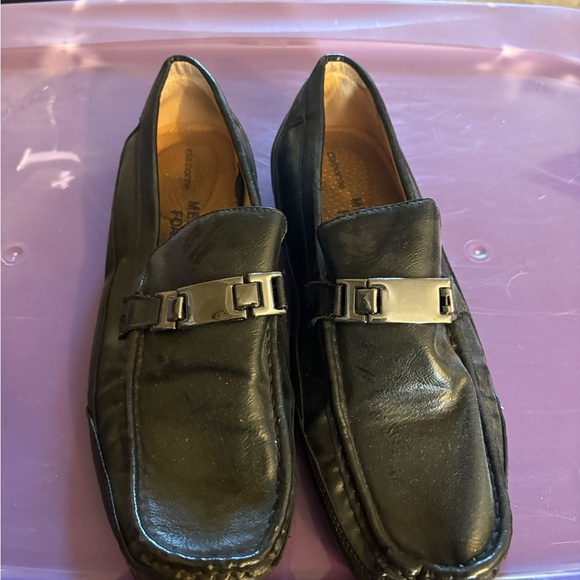Claiborne Black Leather Loafers with Metallic Accent - Picture 1 of 5